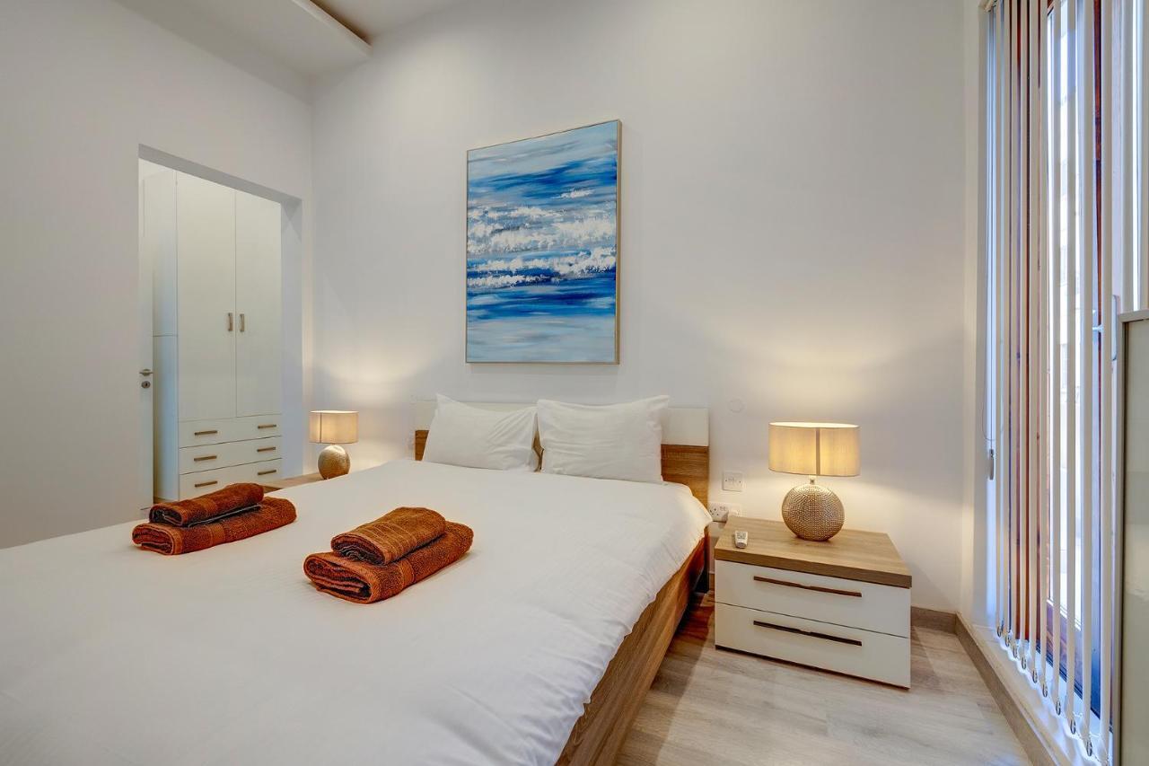 Ferienwohnung Picturesque Sliema Pad Steps From The Seafront Exterior foto