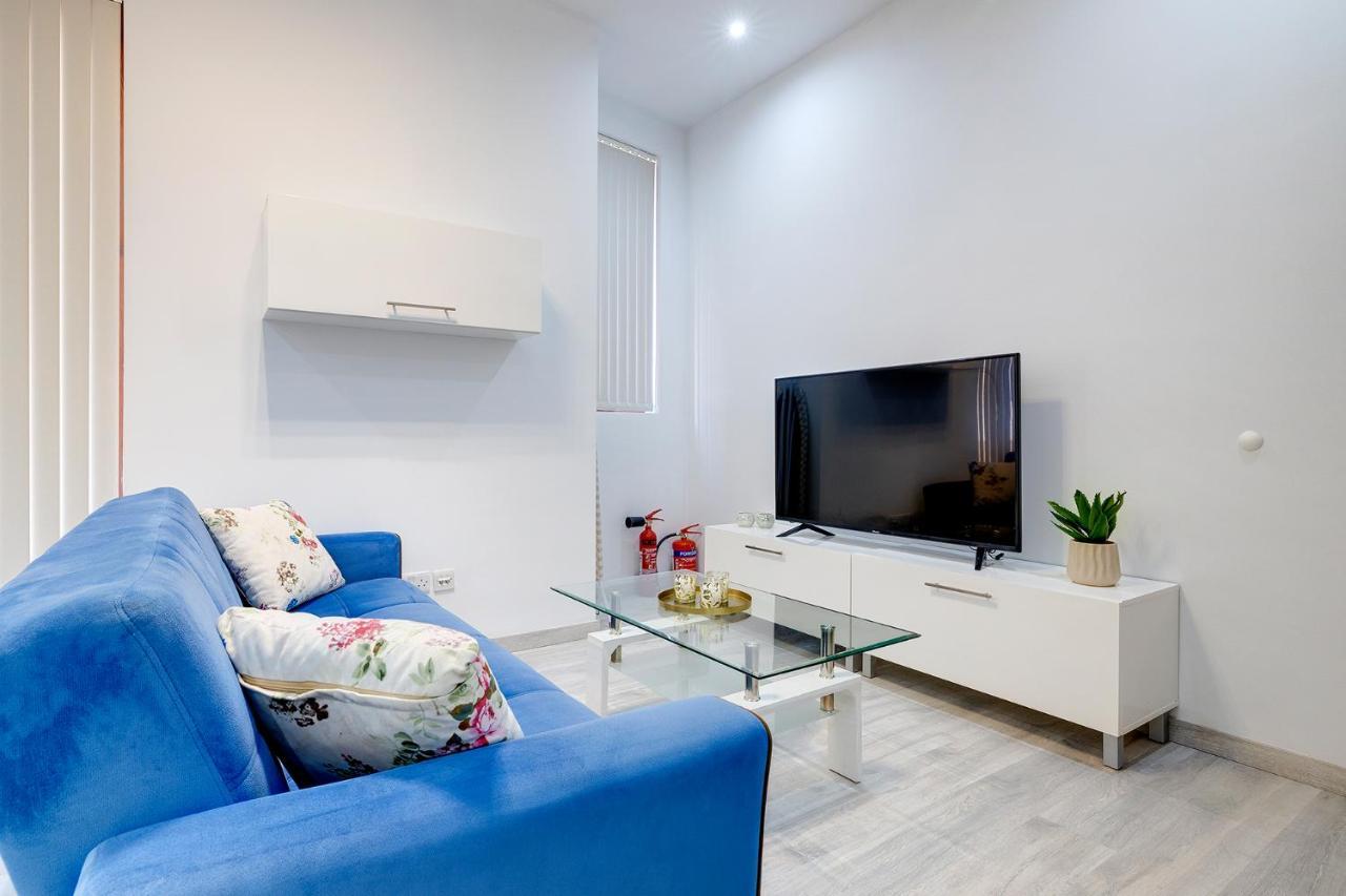 Ferienwohnung Picturesque Sliema Pad Steps From The Seafront Exterior foto